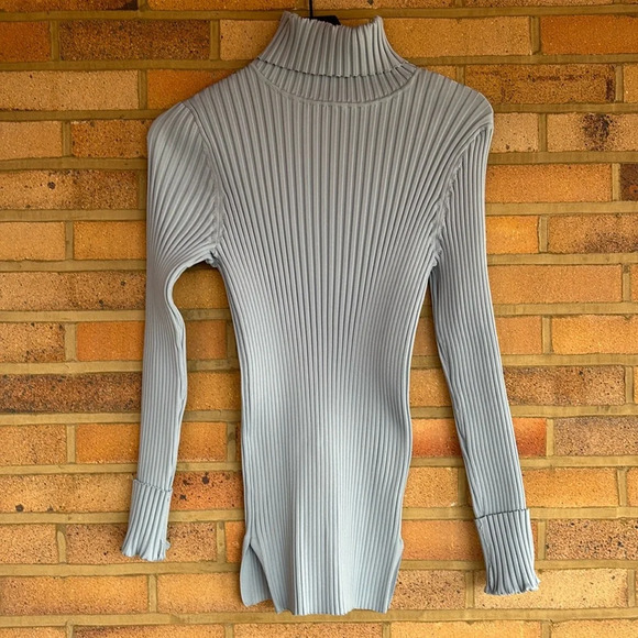 Tory Burch pewter blue long sleeve wide ribbed turtleneck knit sweater Large - Picture 1 of 8